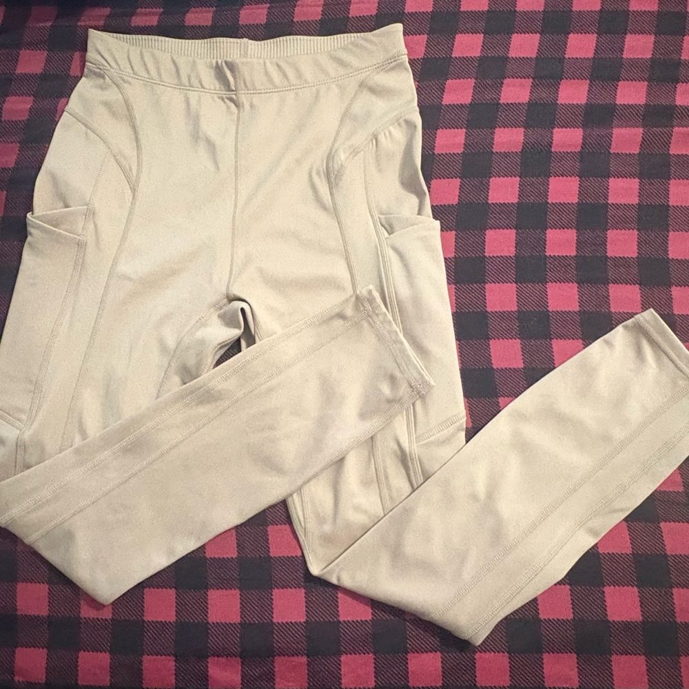 Fabletics High-Waisted Motion365® Pocket 7/8 Leggings (New with broken off tag)
